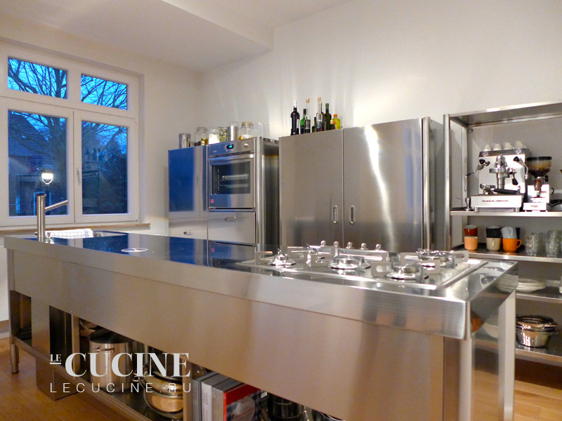 Кухня Stainless Steel Kitchen Counter And Columns Alpes Inox