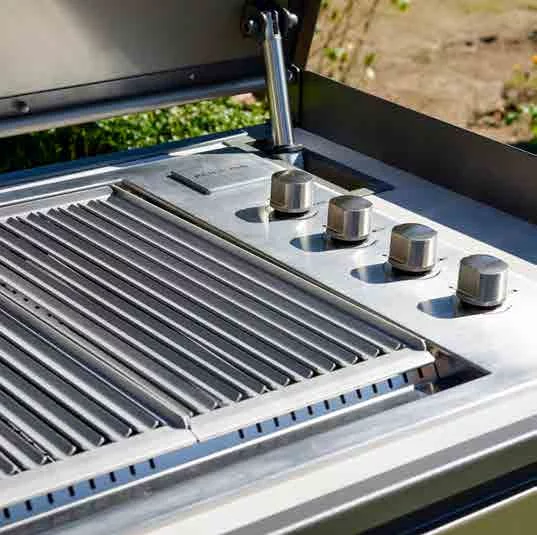 Linear Kitchen with Automatic Cover