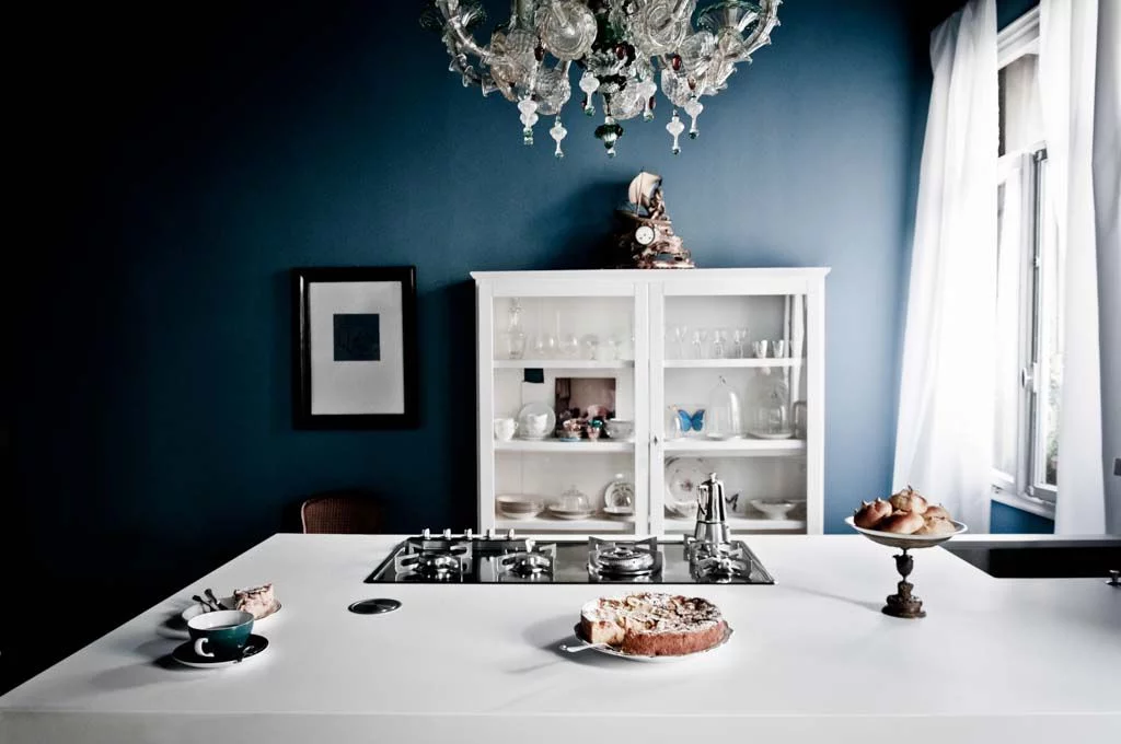 Kitchen Island 250-280 With Snack Unit