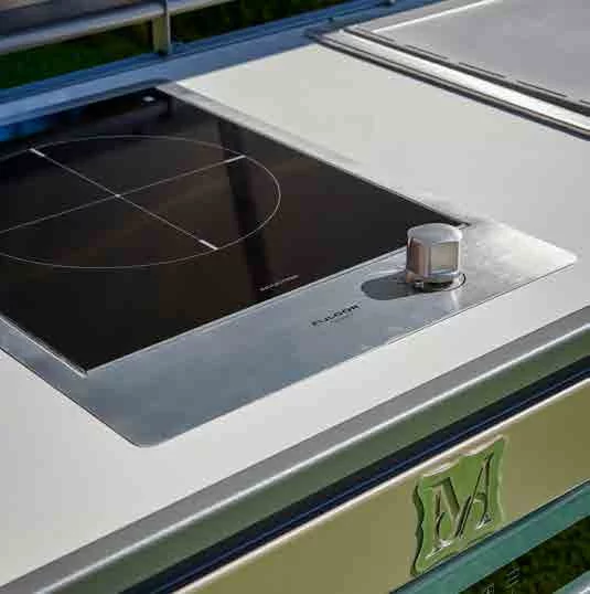 Linear Kitchen with Automatic Cover