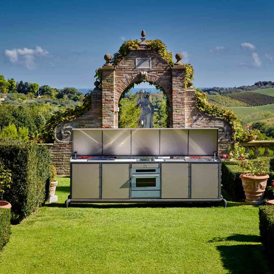 Linear Kitchen with Automatic Cover