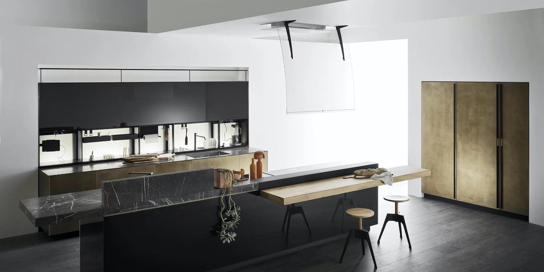 Artematica Ottone Anticato e piano in pietra Grigio Antalya