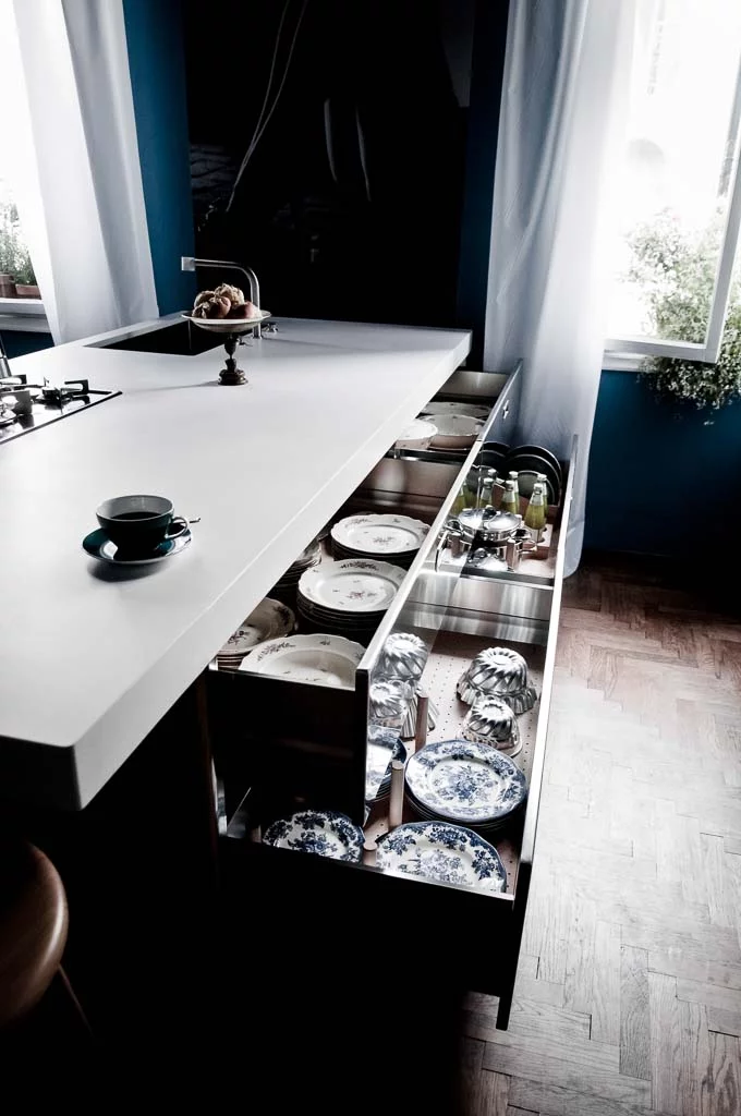 Kitchen Island 250-280 With Snack Unit
