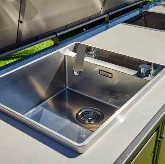 Linear Kitchen with Automatic Cover