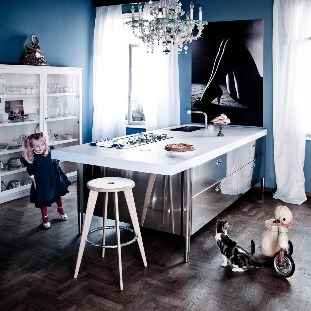 Kitchen Island 250-280 With Snack Unit