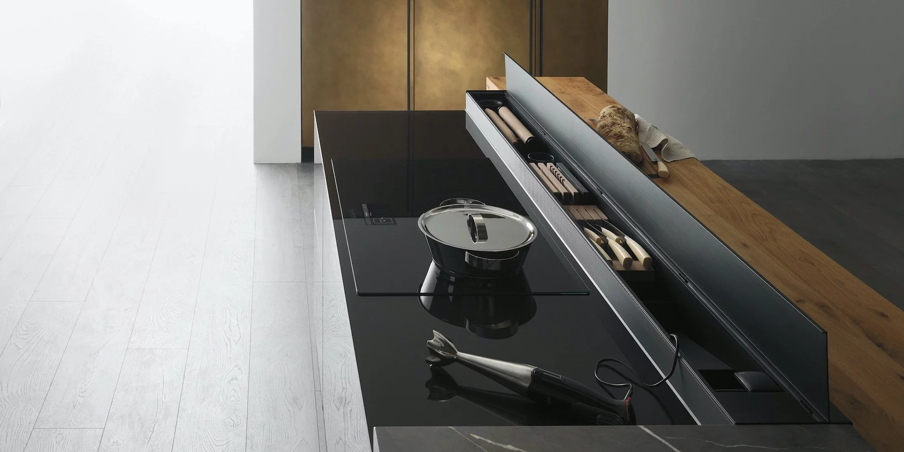 Artematica Ottone Anticato e piano in pietra Grigio Antalya