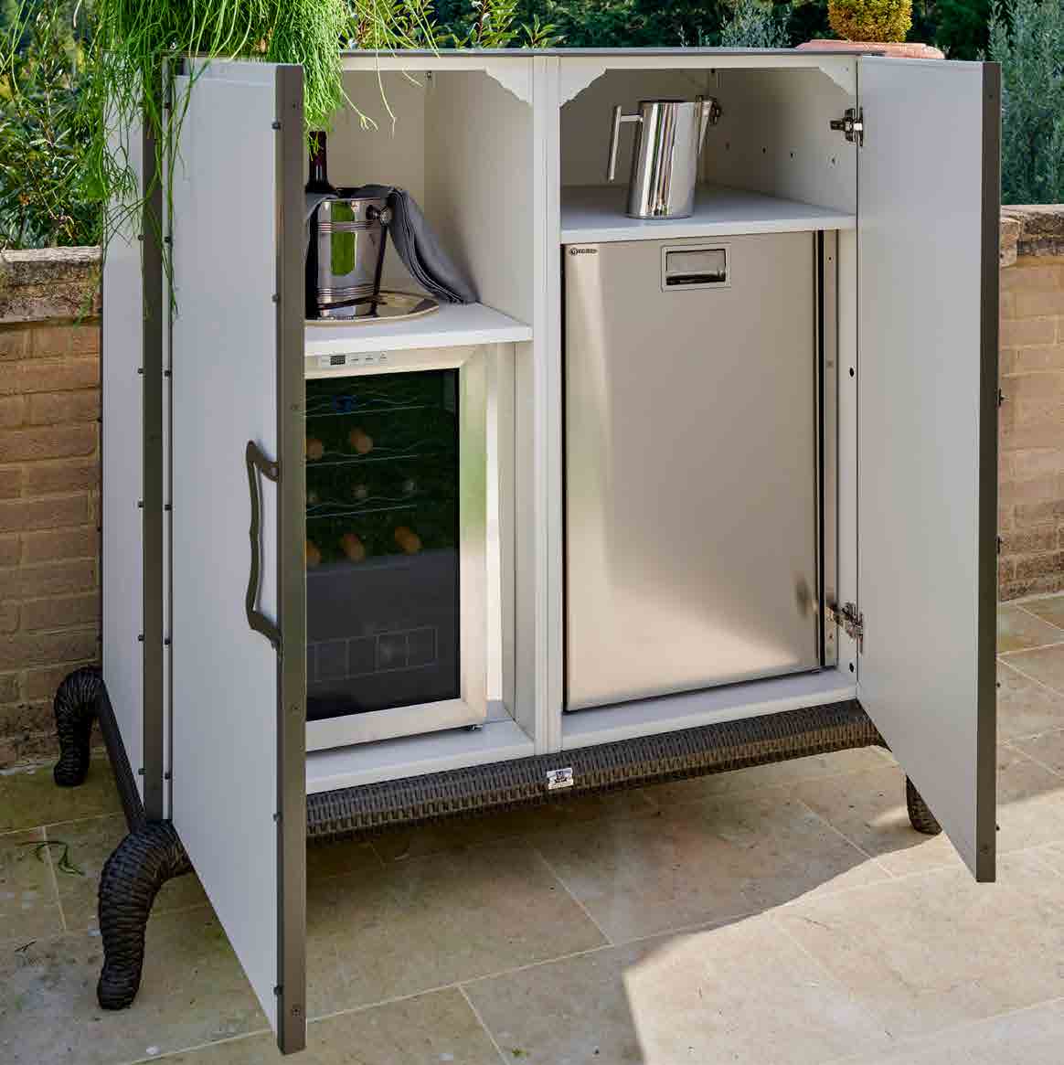 Linear Kitchen with Sliding Cover Bar Version