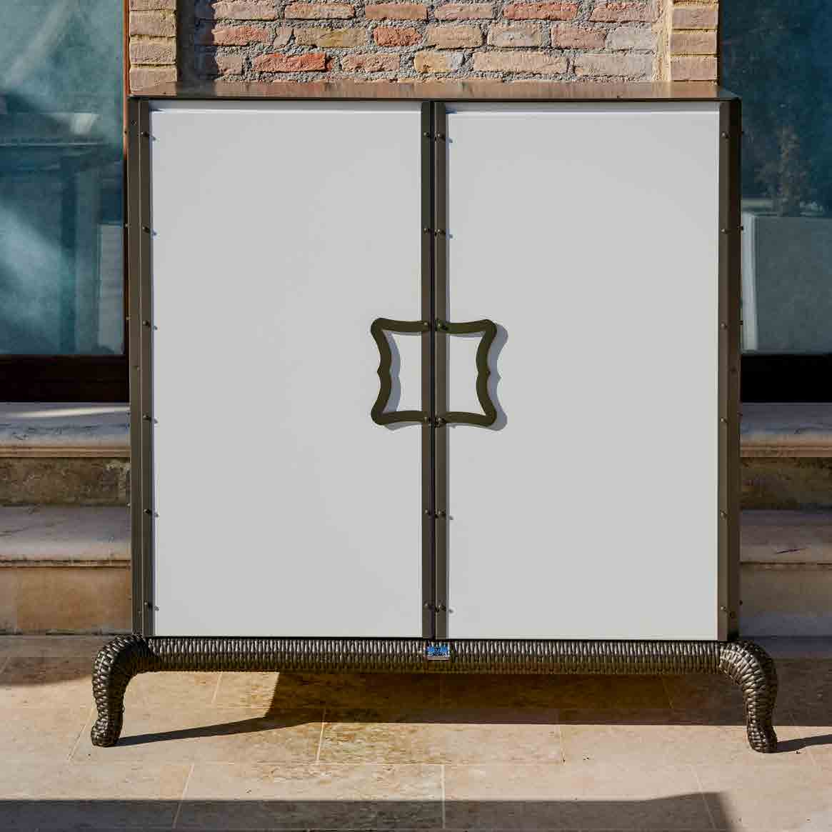 Linear Kitchen with Sliding Cover Bar Version