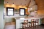 Кухня Idea от Martini Cucine в доме из клеенного бруса